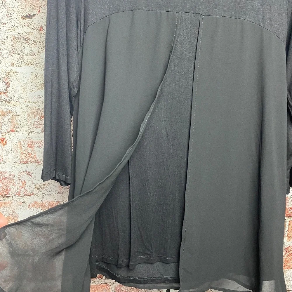 NWT Ava James Womenʻs Black Long Sleeve Scoop Neck Blouse Medium